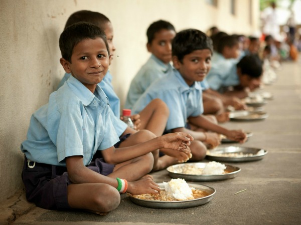 Health and nutrition improvement through community programs